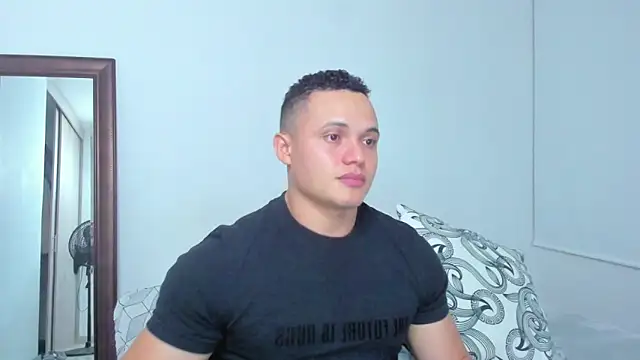 KingLevi01 online show from 04/15/26, 01:23