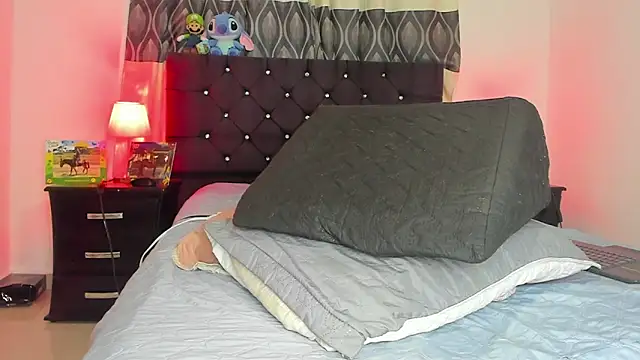 Snapshot of dereck_karter chatting on 03/17/26, 02:27 dereck karter online show from 03/17/26, 02:27