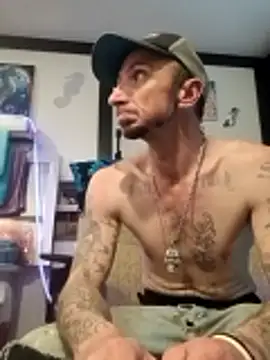 Snapshot of Mrluckstick chatting on 03/23/26, 11:31 Mrluckstick online show from 03/23/26, 11:31