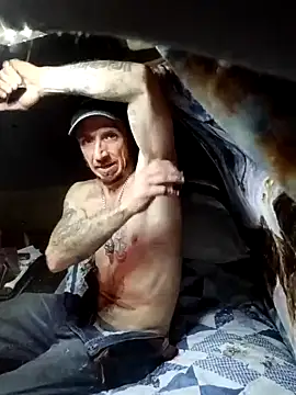 Snapshot of Mrluckstick chatting on 04/12/26, 07:08 Mrluckstick online show from 04/12/26, 07:08