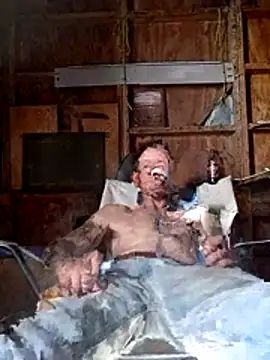 Snapshot of Mrluckstick chatting on 04/16/26, 08:20 Mrluckstick online show from 04/16/26, 08:20