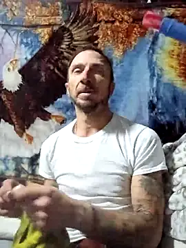 Snapshot of Mrluckstick chatting on 04/18/26, 12:09 Mrluckstick online show from 04/18/26, 12:09