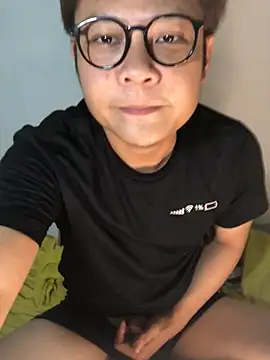 Snapshot of datnguyenvn chatting on 04/05/26, 01:08 datnguyenvn online show from 04/05/26, 01:08