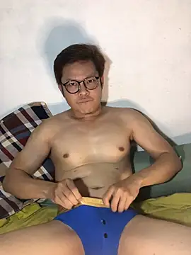 Snapshot of datnguyenvn chatting on 04/06/26, 09:32 datnguyenvn online show from 04/06/26, 09:32