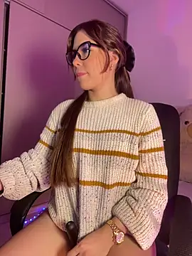 Snapshot of Charlottediolet chatting on 11/17/25, 11:38 Charlottediolet online show from 11/17/25, 11:38