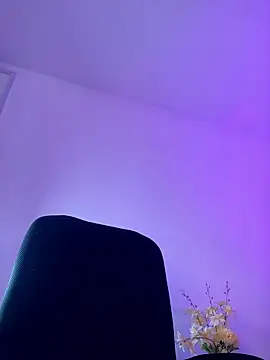 Snapshot of Charlottediolet chatting on 01/13/26, 01:38 Charlottediolet online show from 01/13/26, 01:38