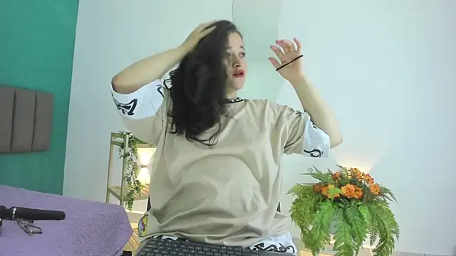 Snapshot of aradia_kiss chatting on 09/15/25, 08:42 aradia kiss online show from 09/15/25, 08:42