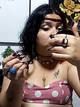 Curvy-Queen online show from 09/19/25, 02:57
