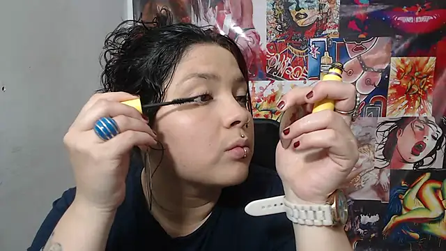 Curvy-Queen online show from 10/14/25, 07:58