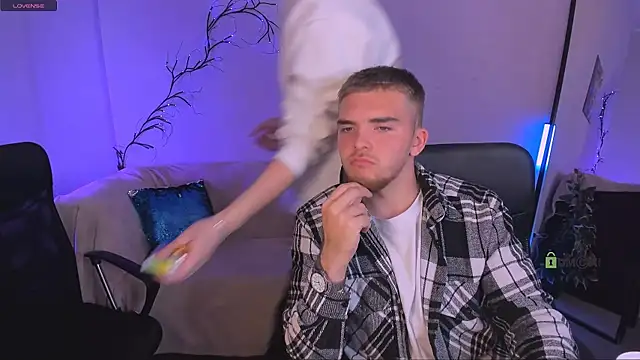 Snapshot of danny_cool chatting on 10/14/25, 07:36 danny cool online show from 10/14/25, 07:36