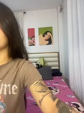 Snapshot of Sweet_and_Rous0 chatting on 09/21/25, 02:57 Sweet and Rous0 online show from 09/21/25, 02:57