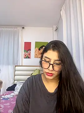 Snapshot of Sweet_and_Rous0 chatting on 10/01/25, 03:45 Sweet and Rous0 online show from 10/01/25, 03:45