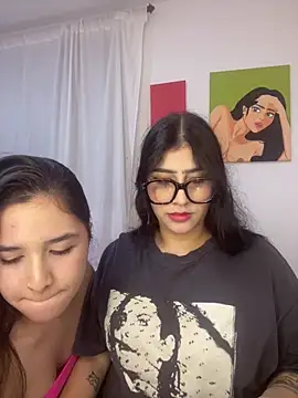 Snapshot of Sweet_and_Rous0 chatting on 10/18/25, 03:09 Sweet and Rous0 online show from 10/18/25, 03:09