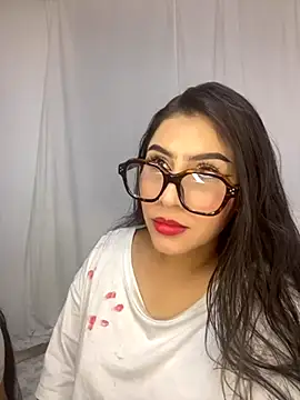 Snapshot of Sweet_and_Rous0 chatting on 10/31/25, 04:35 Sweet and Rous0 online show from 10/31/25, 04:35