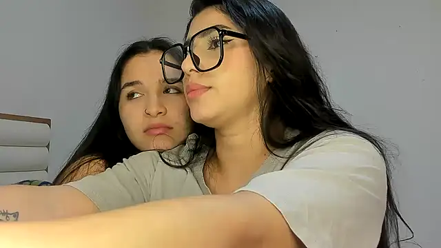 Snapshot of Sweet_and_Rous0 chatting on 02/05/26, 03:33 Sweet and Rous0 online show from 02/05/26, 03:33