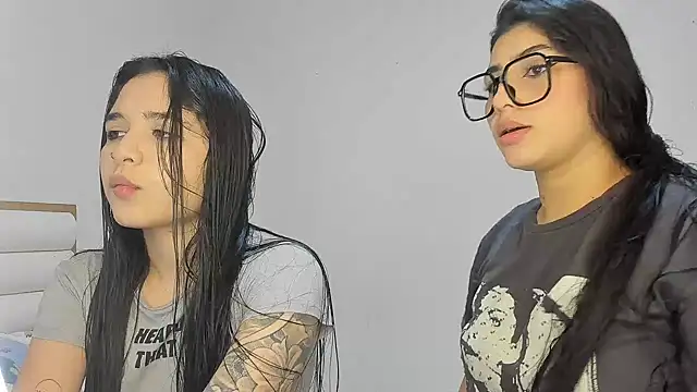 Snapshot of Sweet_and_Rous0 chatting on 02/09/26, 02:04 Sweet and Rous0 online show from 02/09/26, 02:04