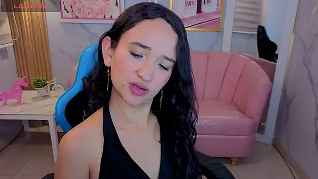 Snapshot of bella_vibess_s chatting on 06/28/26, 02:50 bella vibess s online show from 06/28/26, 02:50