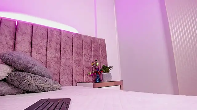 Ambeer fox  online show from 04/15/26, 02:35