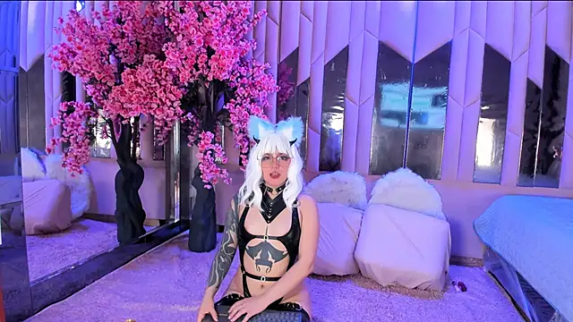 BizzyNoar online show from 10/18/25, 08:42