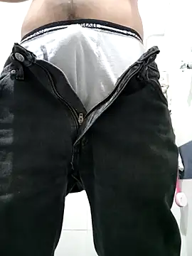 Snapshot of aczinovelez342 chatting on 09/16/25, 03:18 aczinovelez342 online show from 09/16/25, 03:18