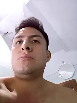 Snapshot of aczinovelez342 chatting on 09/20/25, 05:52 aczinovelez342 online show from 09/20/25, 05:52