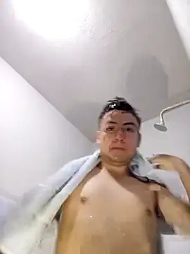 Snapshot of aczinovelez342 chatting on 10/05/25, 04:00 aczinovelez342 online show from 10/05/25, 04:00