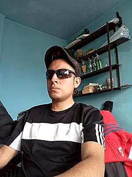 Snapshot of aczinovelez342 chatting on 10/10/25, 08:41 aczinovelez342 online show from 10/10/25, 08:41