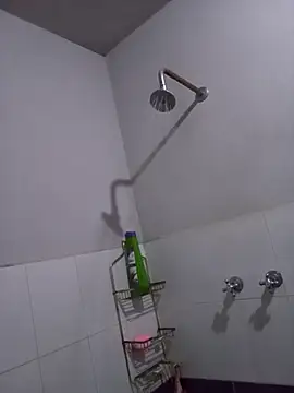 Snapshot of aczinovelez342 chatting on 11/06/25, 04:24 aczinovelez342 online show from 11/06/25, 04:24