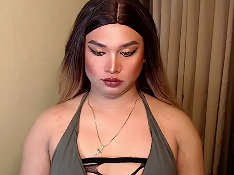 Snapshot of UrGoddess_Kiera chatting on 10/13/25, 07:08 UrGoddess Kiera online show from 10/13/25, 07:08