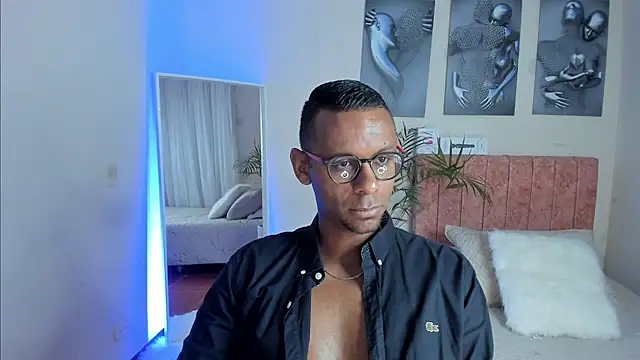 Snapshot of KingEdward_ chatting on 10/07/25, 10:34 KingEdward  online show from 10/07/25, 10:34