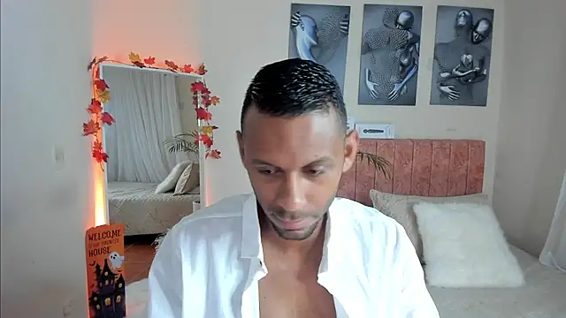 Snapshot of KingEdward_ chatting on 10/19/25, 10:16 KingEdward  online show from 10/19/25, 10:16