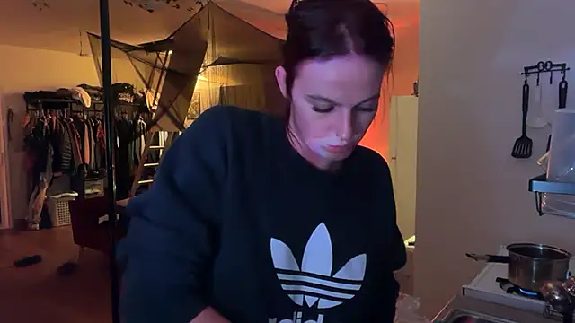 Snapshot of 7theSorceress chatting on 10/12/25, 04:11 7theSorceress online show from 10/12/25, 04:11