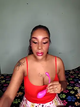 Snapshot of Queen_Amara chatting on 09/21/25, 02:35 Queen Amara online show from 09/21/25, 02:35