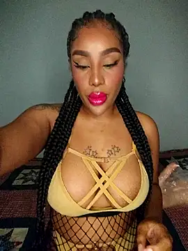 Snapshot of Queen_Amara chatting on 11/16/25, 02:50 Queen Amara online show from 11/16/25, 02:50