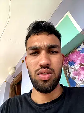 Snapshot of cutekaran chatting on 10/13/25, 09:42 cutekaran online show from 10/13/25, 09:42