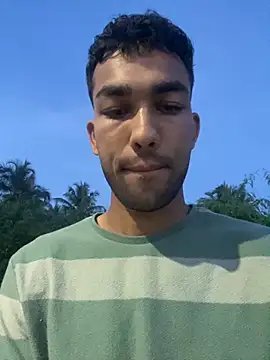 Snapshot of cutekaran chatting on 10/21/25, 12:33 cutekaran online show from 10/21/25, 12:33