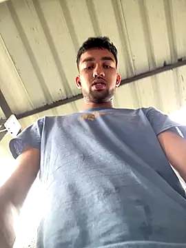 Snapshot of cutekaran chatting on 10/24/25, 02:08 cutekaran online show from 10/24/25, 02:08