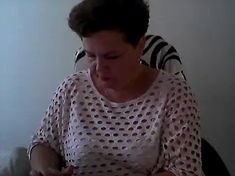 Snapshot of EllaLove2277 chatting on 09/10/25, 01:33 EllaLove2277 online show from 09/10/25, 01:33