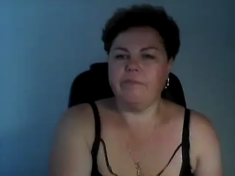 Snapshot of EllaLove2277 chatting on 09/13/25, 01:33 EllaLove2277 online show from 09/13/25, 01:33