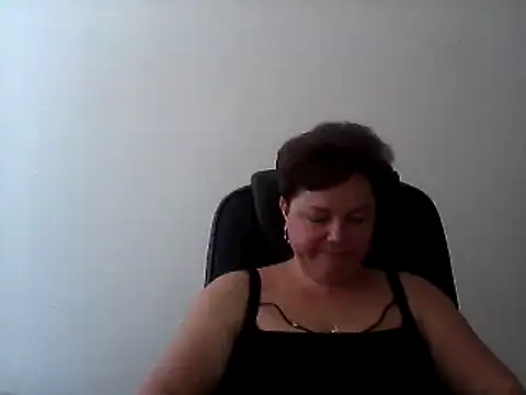 Snapshot of EllaLove2277 chatting on 09/26/25, 10:41 EllaLove2277 online show from 09/26/25, 10:41