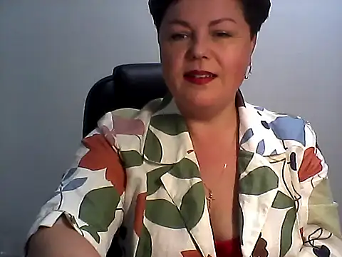 Snapshot of EllaLove2277 chatting on 10/16/25, 06:25 EllaLove2277 online show from 10/16/25, 06:25