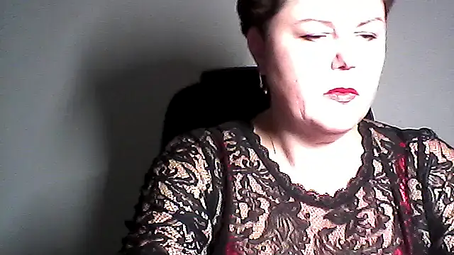 Snapshot of EllaLove2277 chatting on 10/19/25, 05:24 EllaLove2277 online show from 10/19/25, 05:24