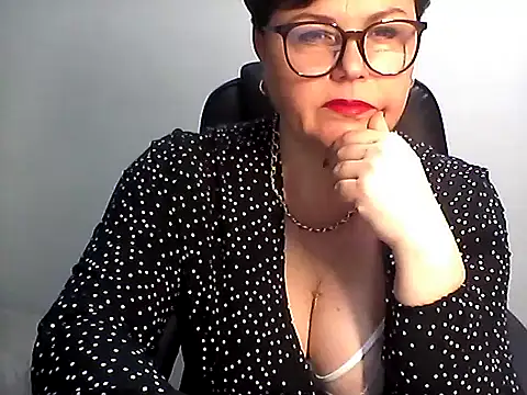 EllaLove2277 online show from 02/05/26, 06:51