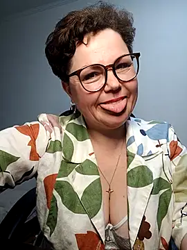 EllaLove2277 online show from 04/18/26, 07:07