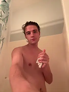 Snapshot of Justtosee28 chatting on 10/29/25, 01:57 Justtosee28 online show from 10/29/25, 01:57