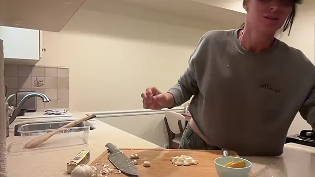 NurseStephania online show from 09/27/25, 09:53