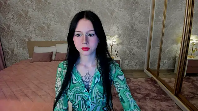 Snapshot of VioletHarme chatting on 04/12/26, 03:44 VioletHarme online show from 04/12/26, 03:44