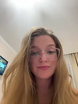 Snapshot of Bellatrisssaa chatting on 09/15/25, 06:30 Bellatrisssaa online show from 09/15/25, 06:30