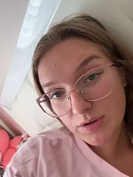 Snapshot of Bellatrisssaa chatting on 09/21/25, 09:55 Bellatrisssaa online show from 09/21/25, 09:55