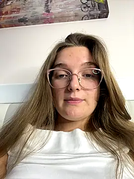 Snapshot of Bellatrisssaa chatting on 11/12/25, 02:06 Bellatrisssaa online show from 11/12/25, 02:06